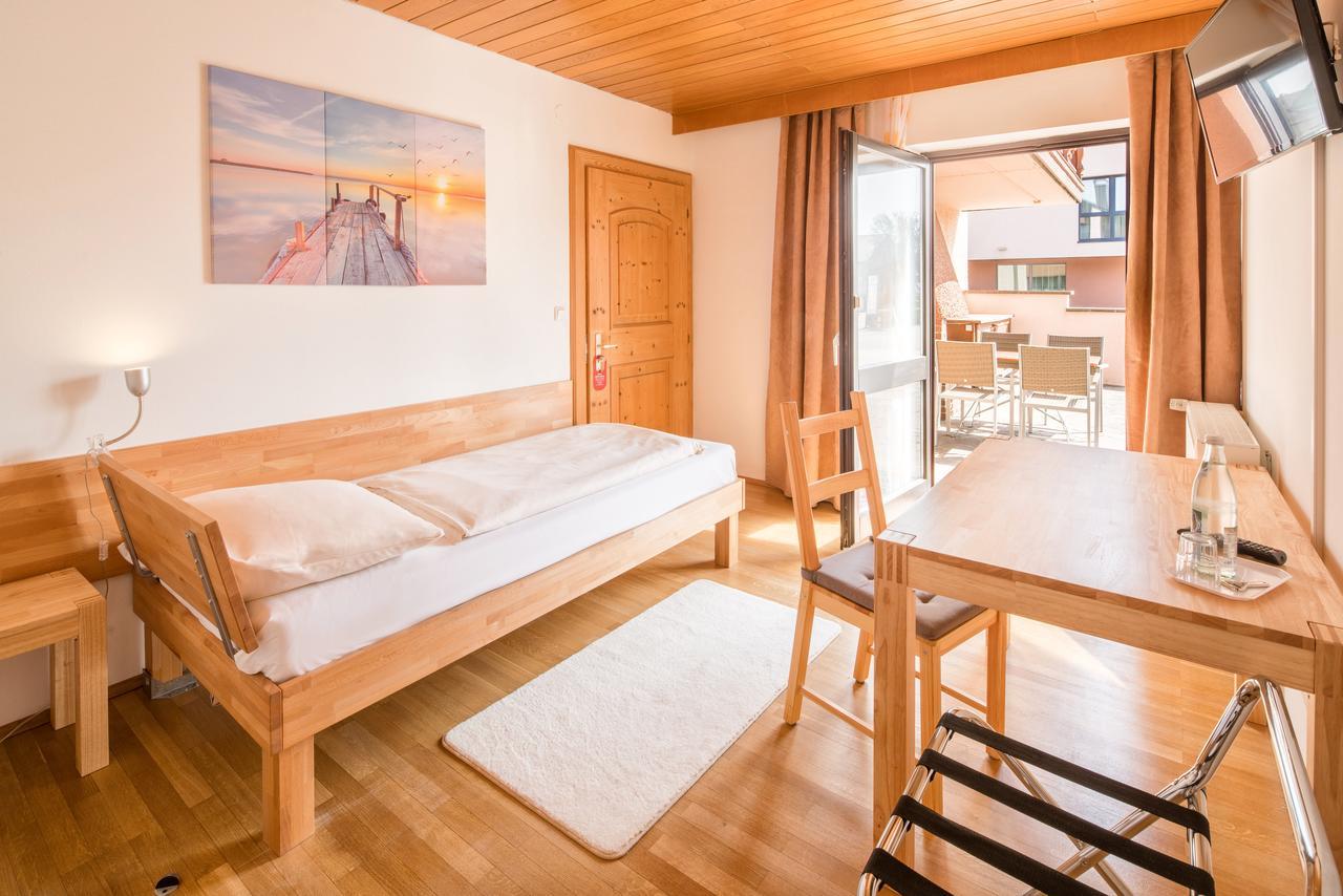 Hotel Bettstadl Ergolding Eksteriør billede