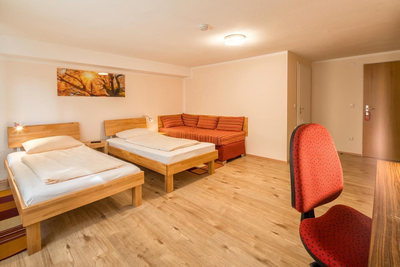 Hotel Bettstadl Ergolding Eksteriør billede