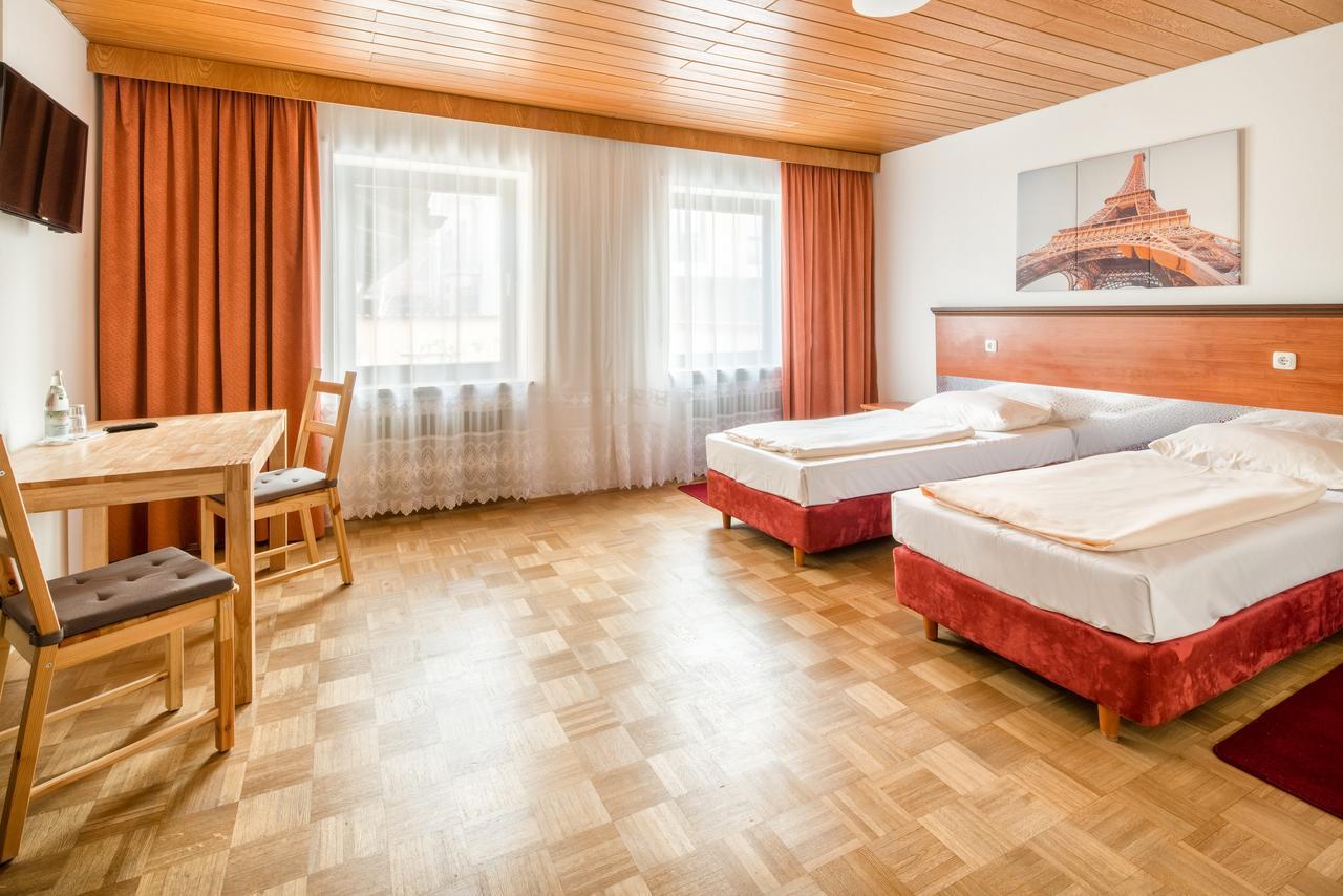 Hotel Bettstadl Ergolding Eksteriør billede