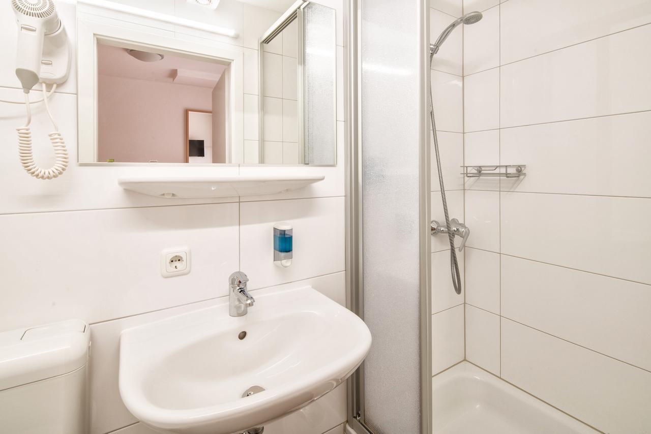 Hotel Bettstadl Ergolding Eksteriør billede